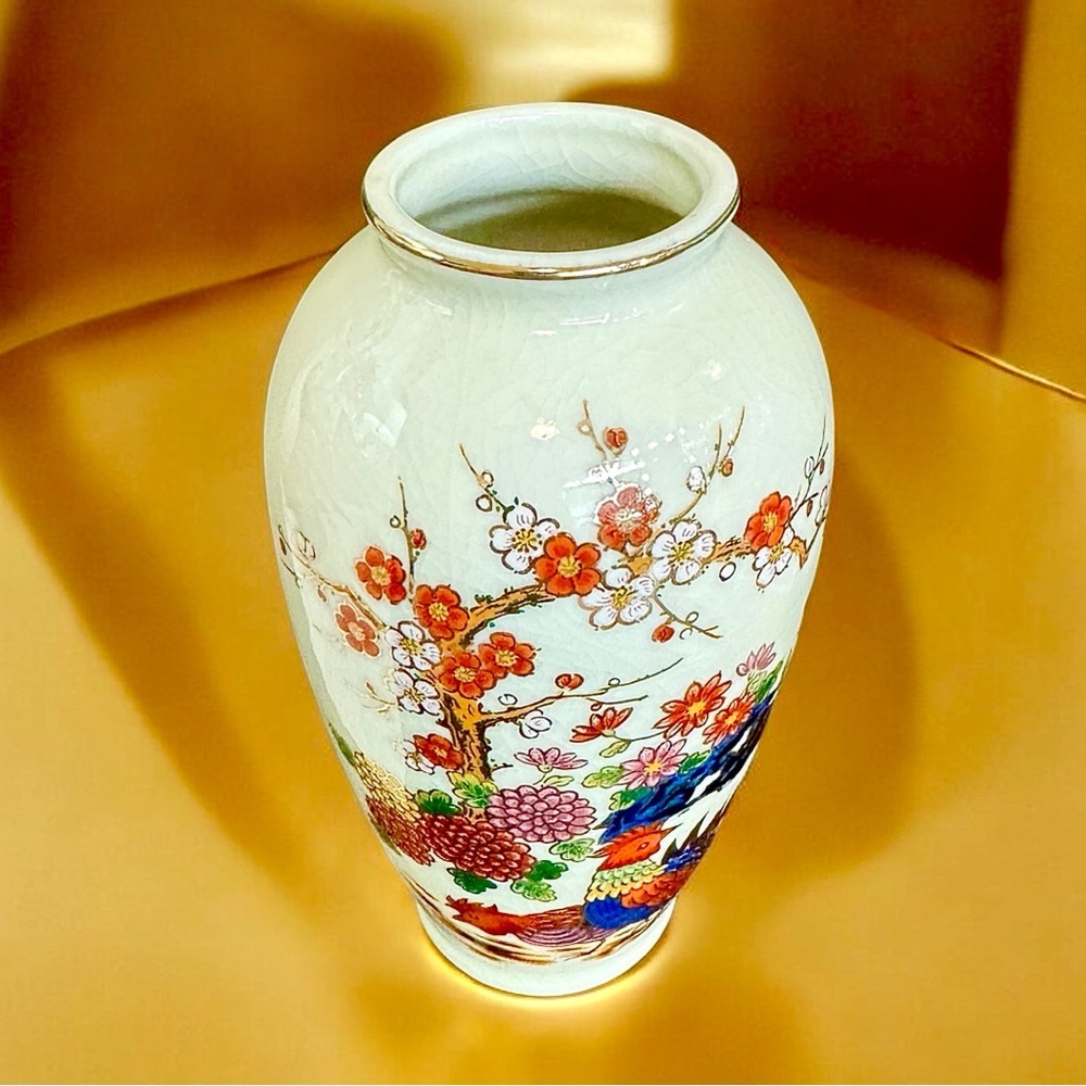 Vintage Japanese Satsuma Crackled Glaze Ceramic Vase - Picture 6 of 9